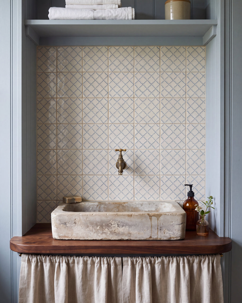 Ca’ Pietra STUDIO Sanderson - Rye Pottery Blue Pattern — official gallery image 1