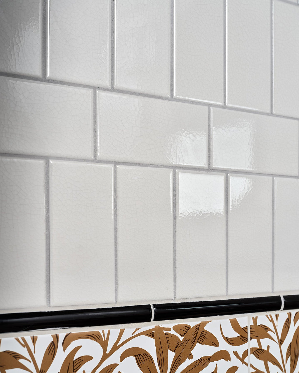 Ca’ Pietra Architectural Mouldings Bead Ceramic Black — official gallery image 5