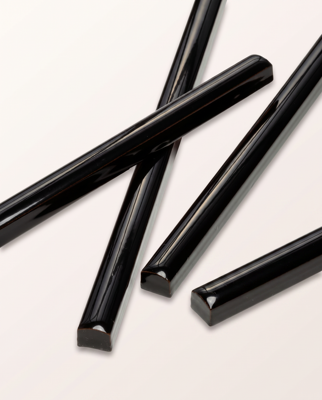 Ca’ Pietra Architectural Mouldings Pencil Ceramic Black — official gallery image 4
