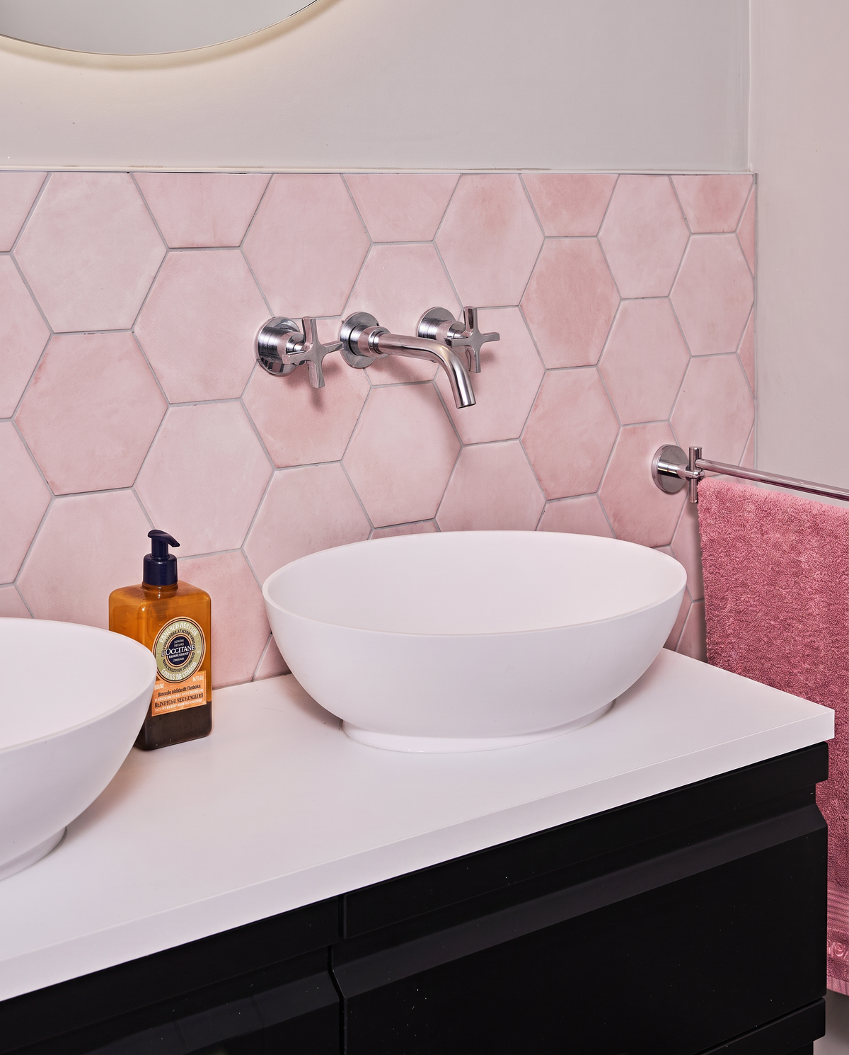 Ca’ Pietra Medina Hexagon Porcelain Rosa — official gallery image 4