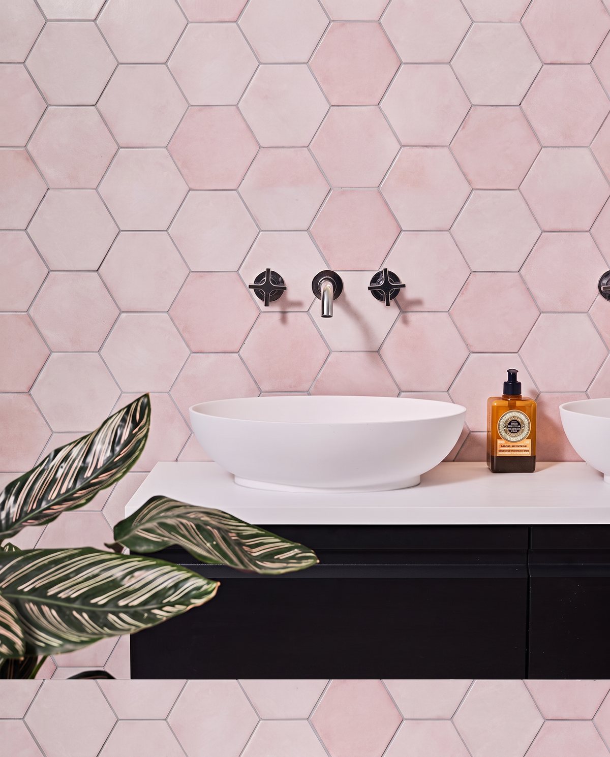 Ca’ Pietra Medina Hexagon Porcelain Rosa — official gallery image 1