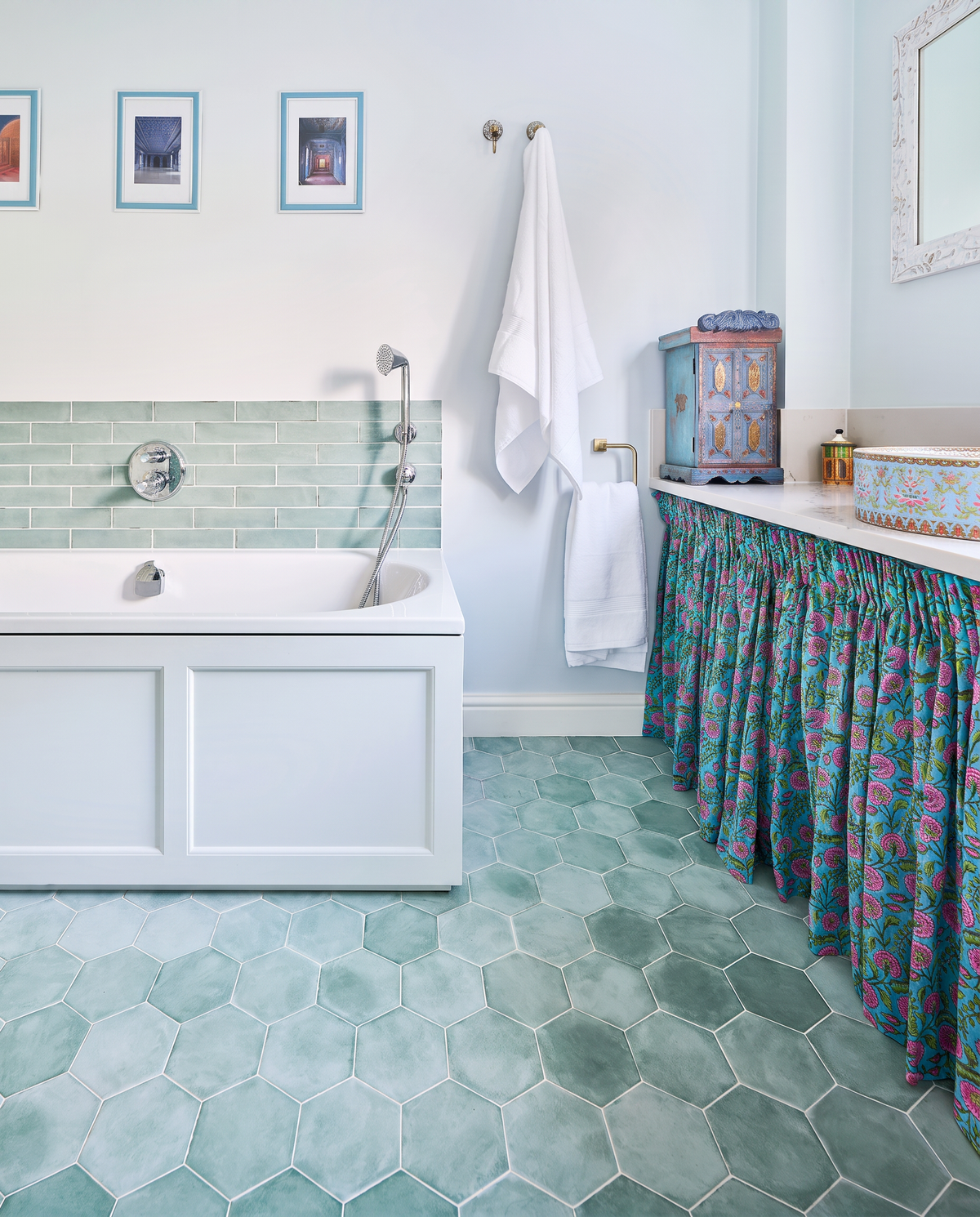 Ca’ Pietra Medina Hexagon Porcelain Salvia — official gallery image 5