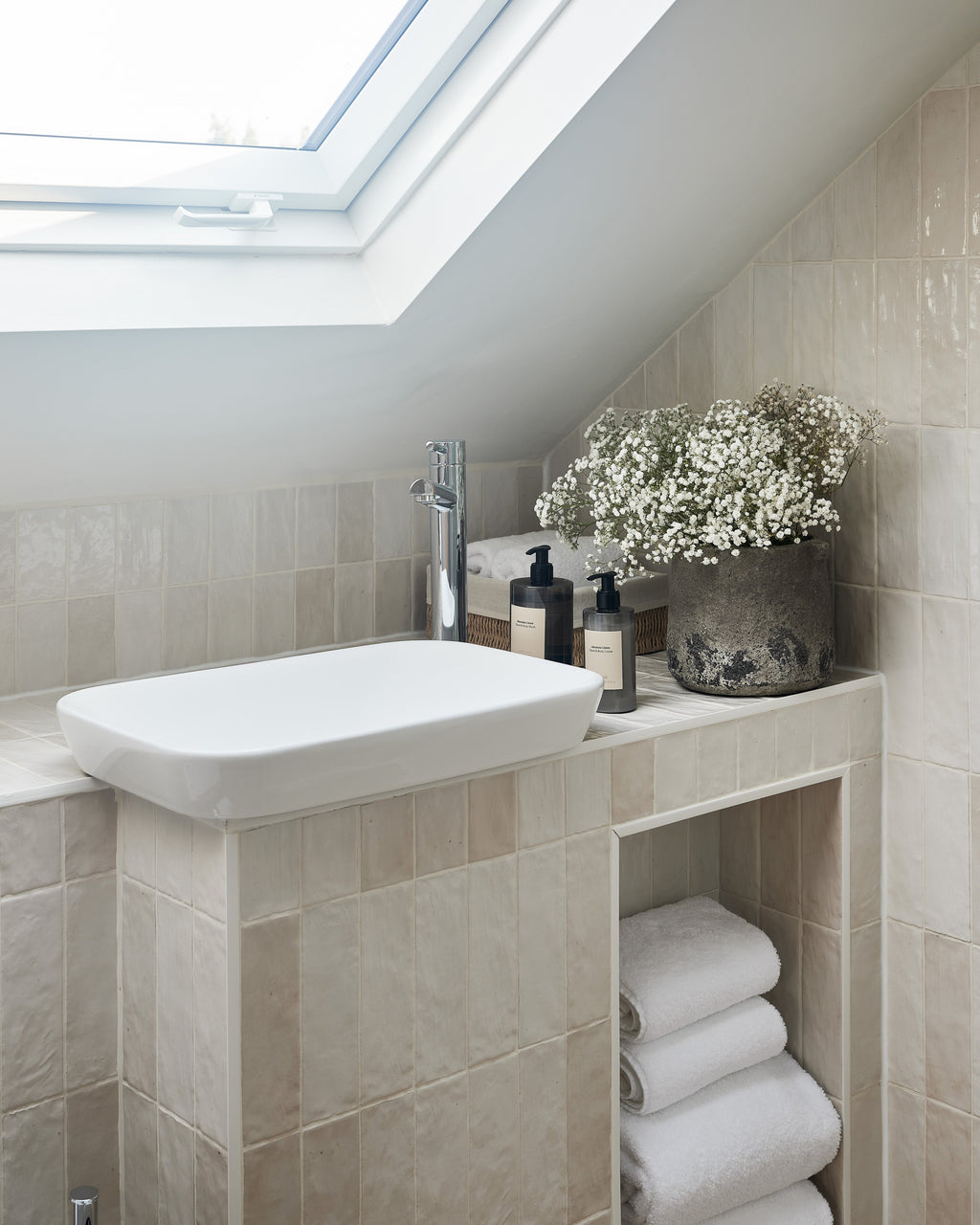 Ca’ Pietra Oasis Ceramic White Gloss — official gallery image 17