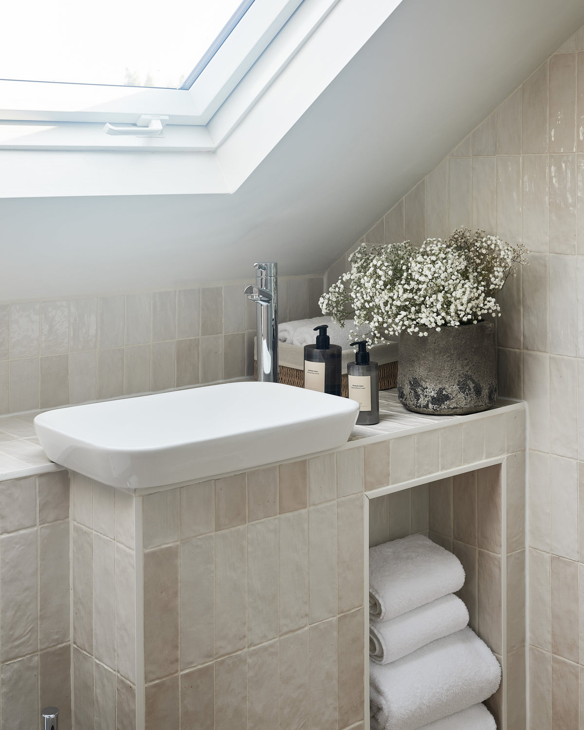 Ca’ Pietra Oasis Ceramic White Gloss — official gallery image 17