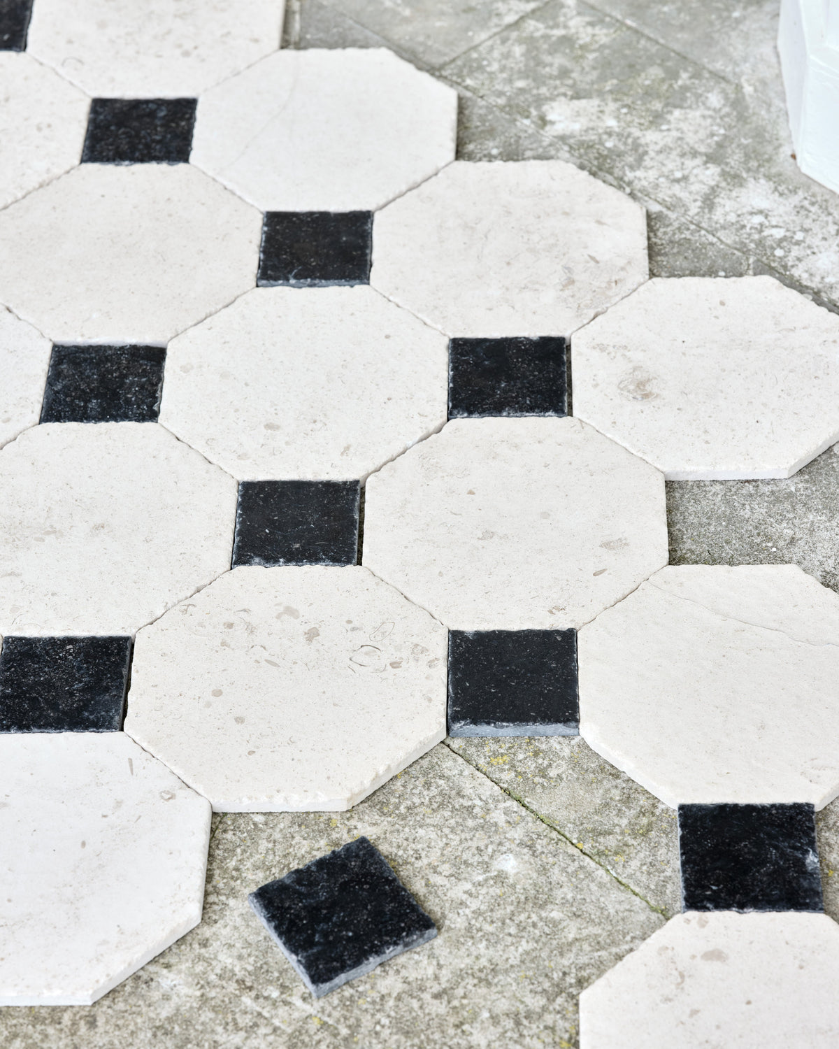 Ca’ Pietra Limoges Limestone Vintaged Finish — official gallery image 5