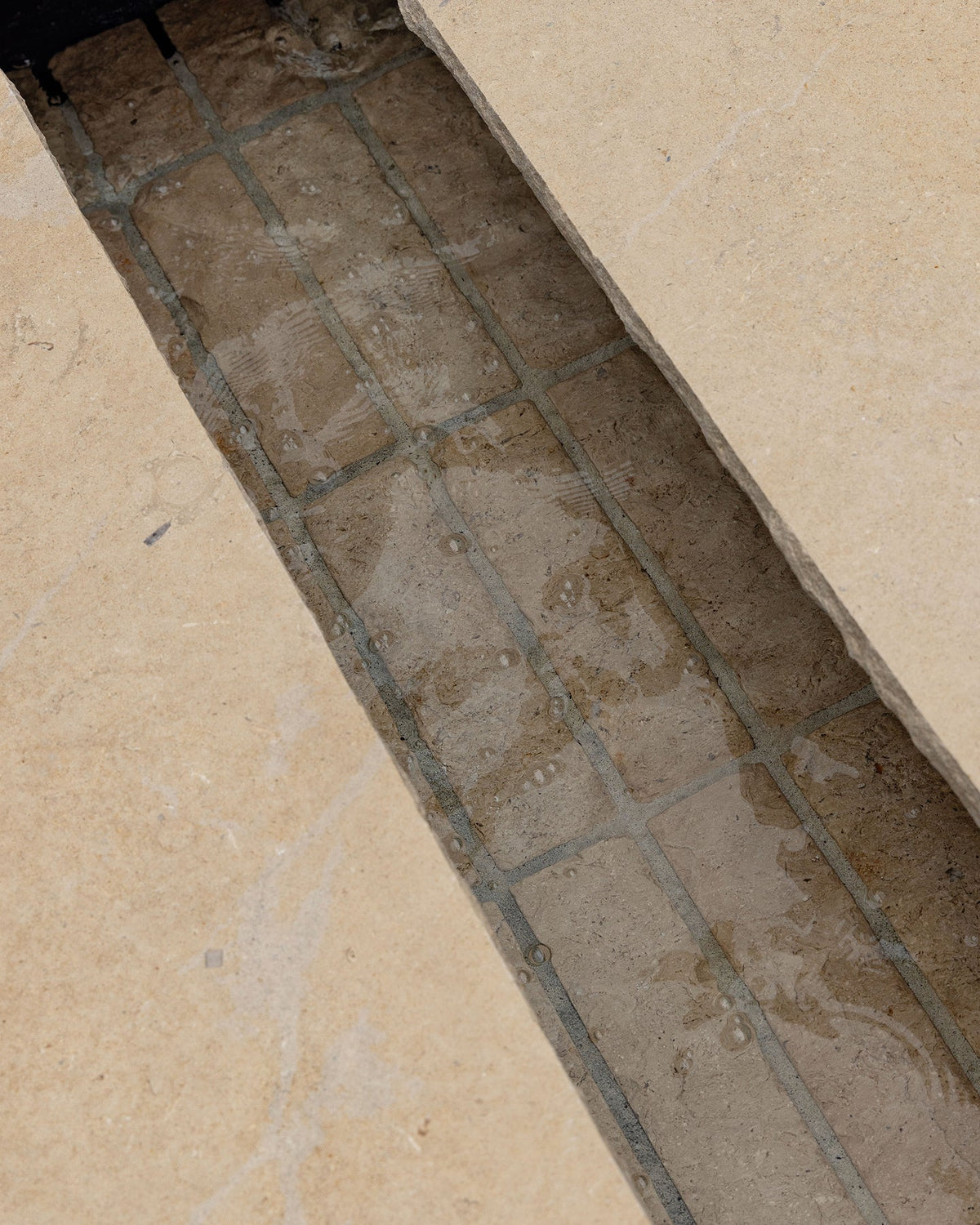 Ca’ Pietra Buscot Limestone Tumbled & Etched Cropped Coping — official gallery image 5