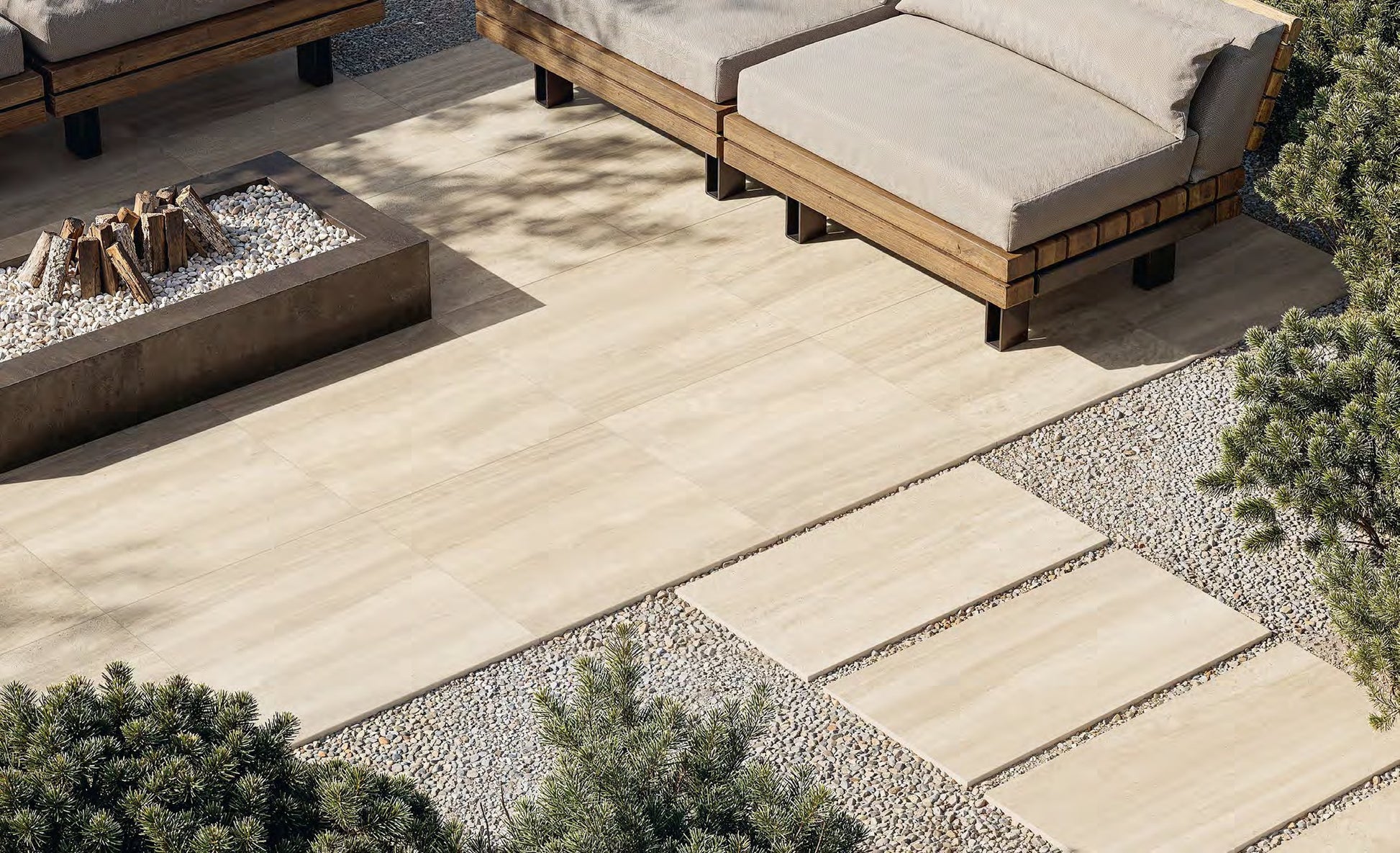 Coem Incisa Aurea gresX2 20mm outdoor porcelain paving, laid installation