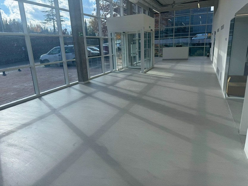 Innifloor Self-Levelling Floor Screed 3–60 mm – applied surface texture