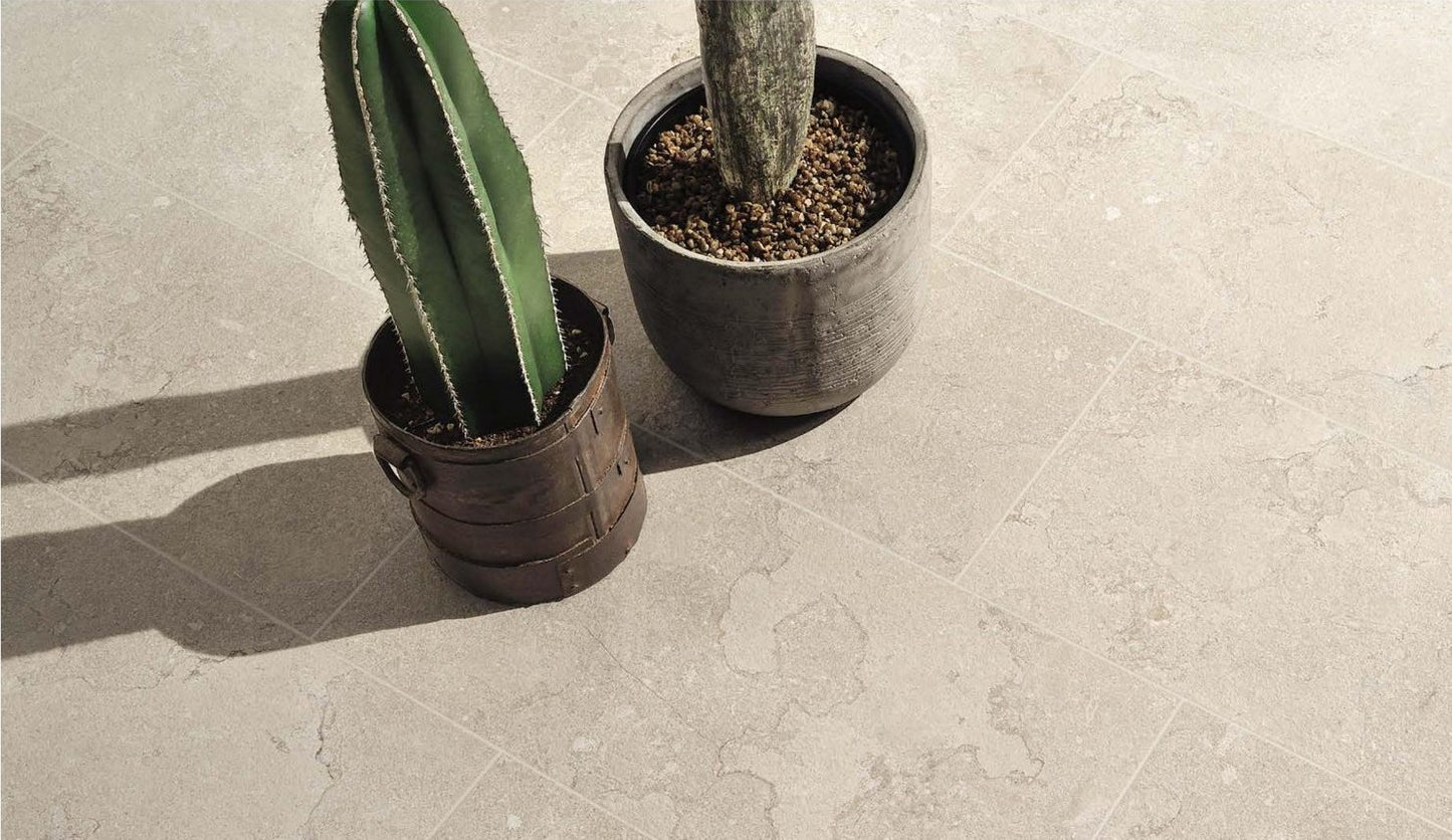 COEM Lagos Limestone-Effect ivory 30x60 esterno lifestyle