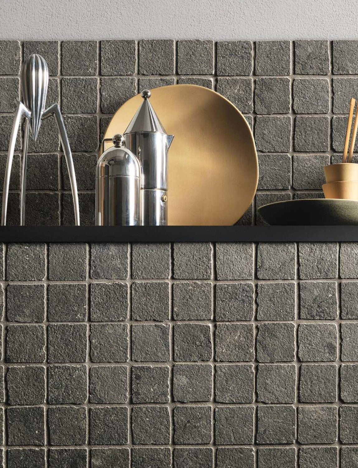 COEM Lagos Limestone-Effect spaccatella mud 6x6 lifestyle