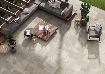 Fioranese Pietraviva Grigio Chiaro 20mm outdoor paving lifestyle